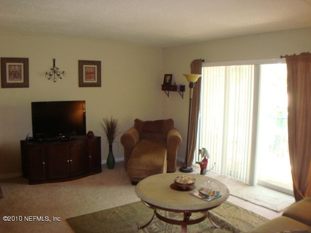 355 Monument Road, Unit 16D2 Jacksonville, FL 32225 - Photo 10 of 18 LIVING ROOM