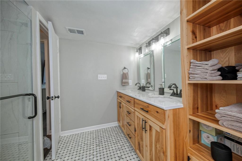 2034 Swallow Hill Road, Unit 220 Pittsburgh, PA 15220 - Photo 16 of 19