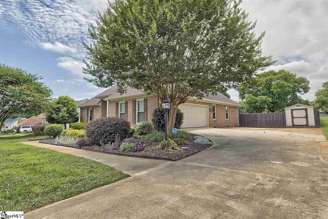 1704 Old Pendleton Road Easley, SC 29642 - Photo 3 of 36 Gallery Image 3