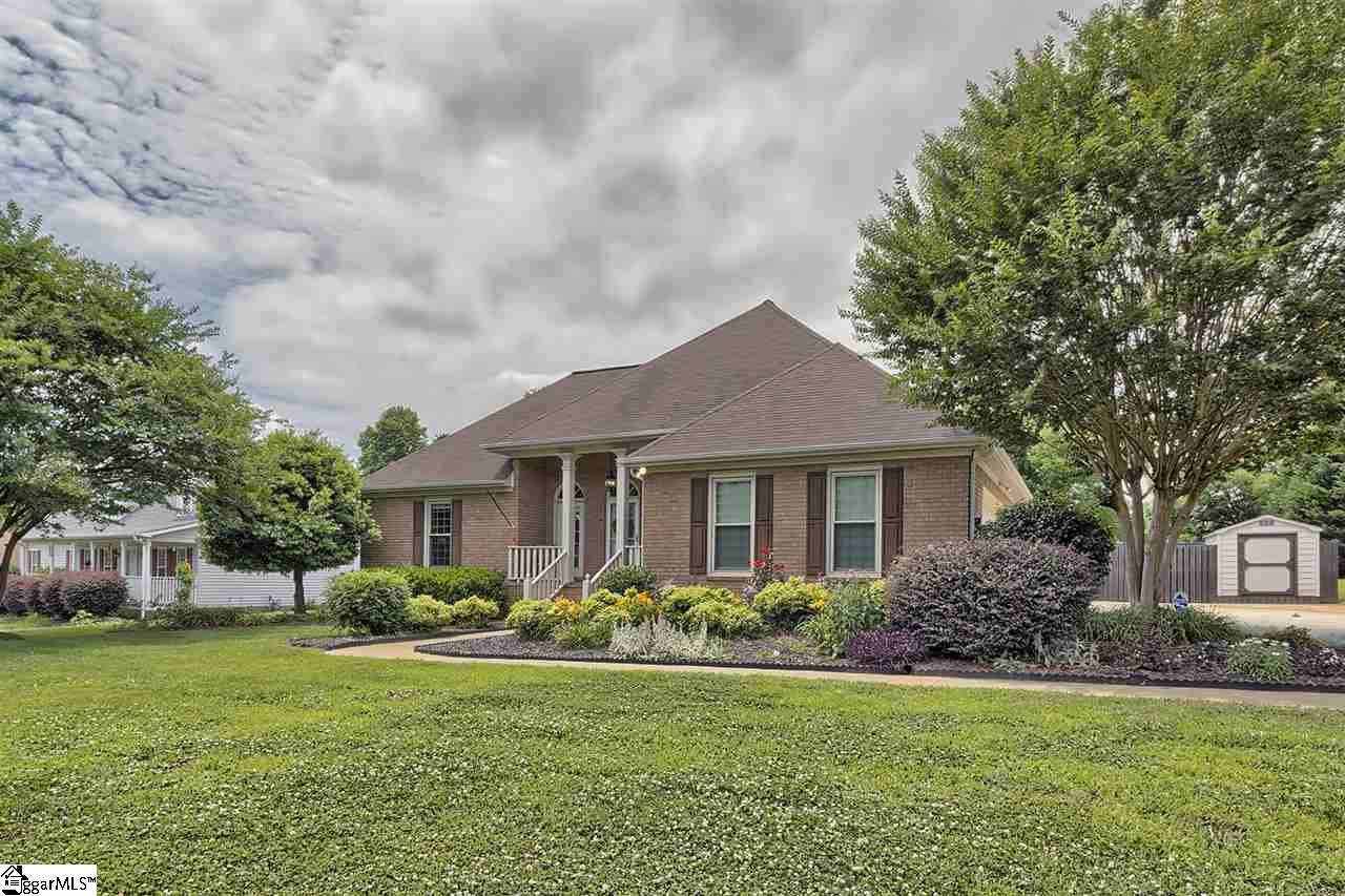 1704 Old Pendleton Road Easley, SC 29642 - Photo 4 of 36 Gallery Image 4