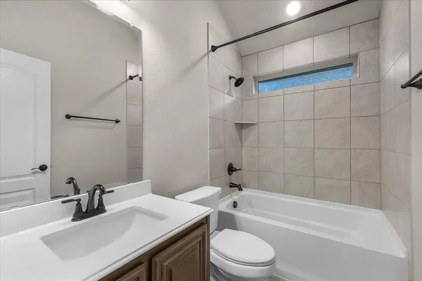$415,000 | 1021 Longbow Lane, Crowley, TX 76036