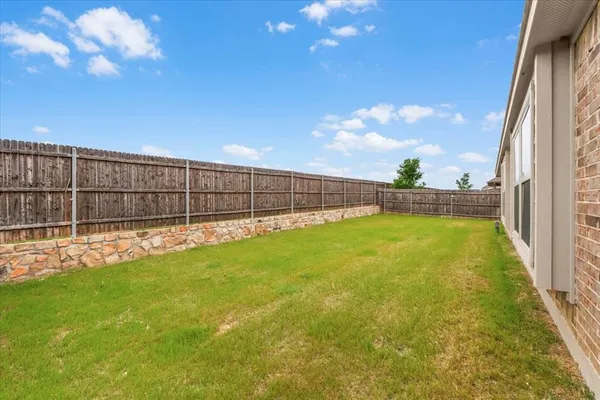 $415,000 | 1021 Longbow Lane, Crowley, TX 76036