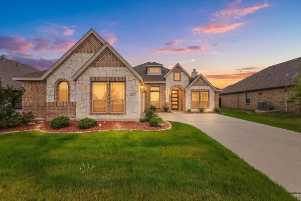 $415,000 | 1021 Longbow Lane, Crowley, TX 76036