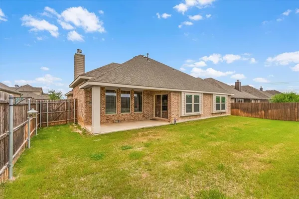 $415,000 | 1021 Longbow Lane, Crowley, TX 76036