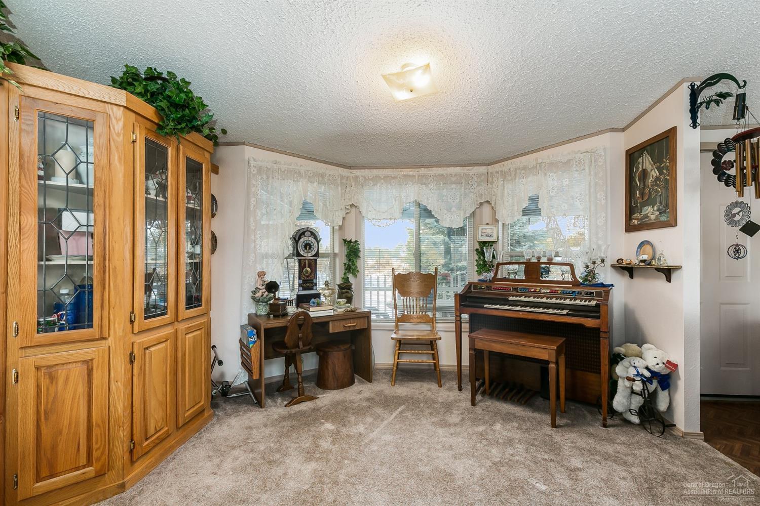 17910 Plainview Road Bend, OR 97703 - Photo 9 of 25 Additional Photo