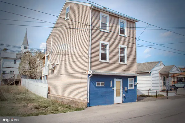 $119,900 | 507 West Olive Street, Mount Carmel, PA 17851