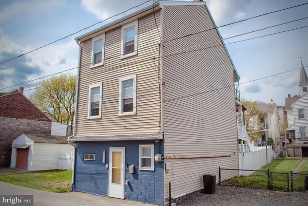$119,900 | 507 West Olive Street, Mount Carmel, PA 17851