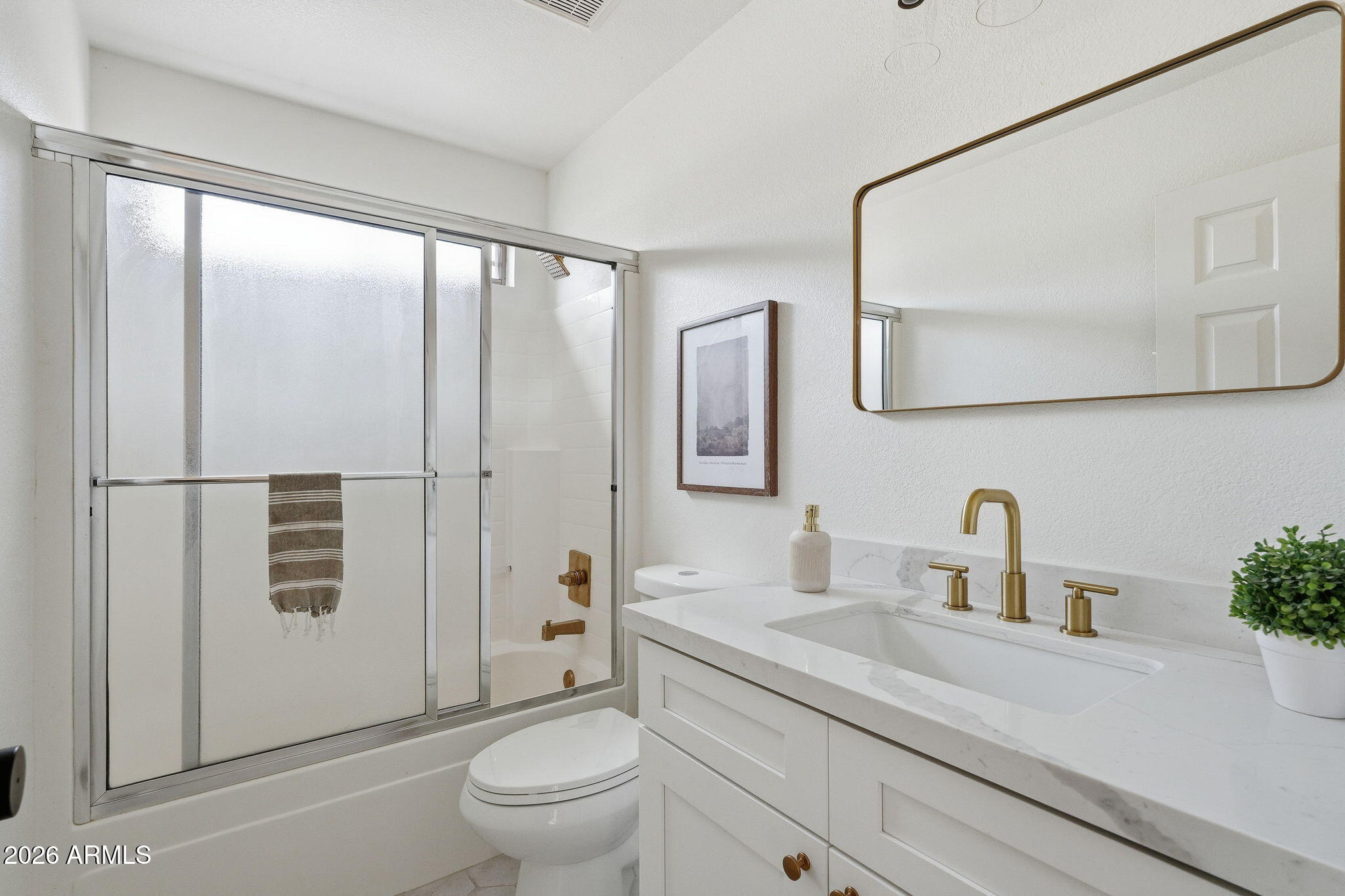 6126 East Roland Street Mesa, AZ 85215 - Photo 26 of 35 Hallway Bath
