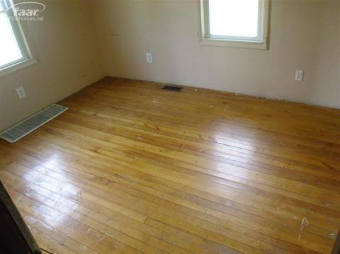 6126 North Vassar Road Flint, MI 48506 - Photo 4 of 9 20114188-3.JPG