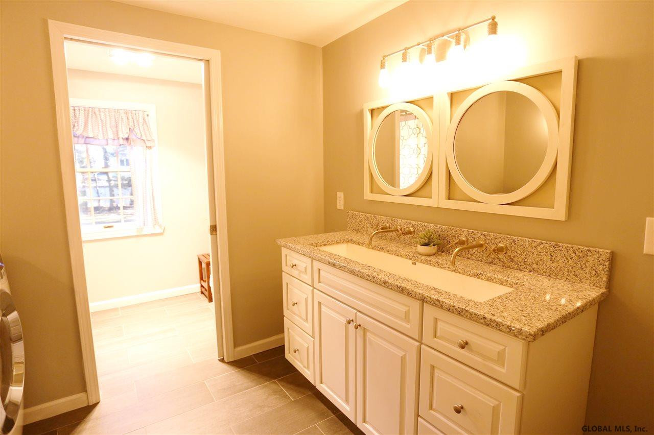 1410 Valencia Road Niskayuna, NY 12309 - Photo 13 of 25 Photo 13