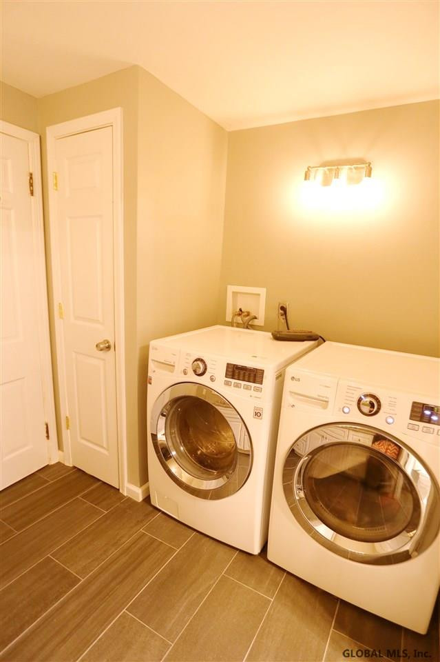 1410 Valencia Road Niskayuna, NY 12309 - Photo 15 of 25 Photo 15