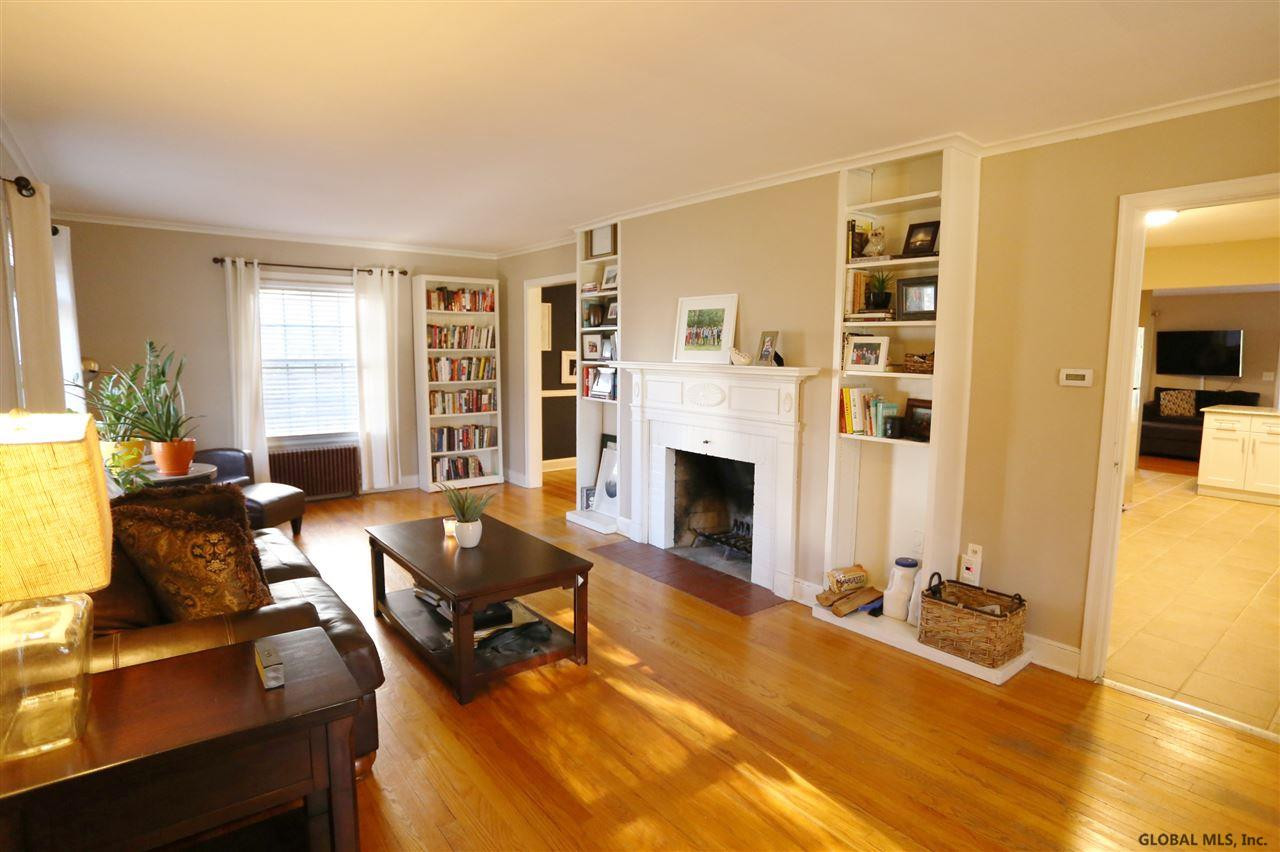 1410 Valencia Road Niskayuna, NY 12309 - Photo 3 of 25 Photo 3