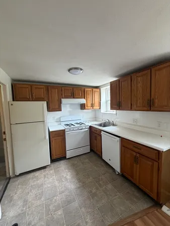 $2,300 | 72 Cabot Street, Unit 2, Beverly, MA 01915