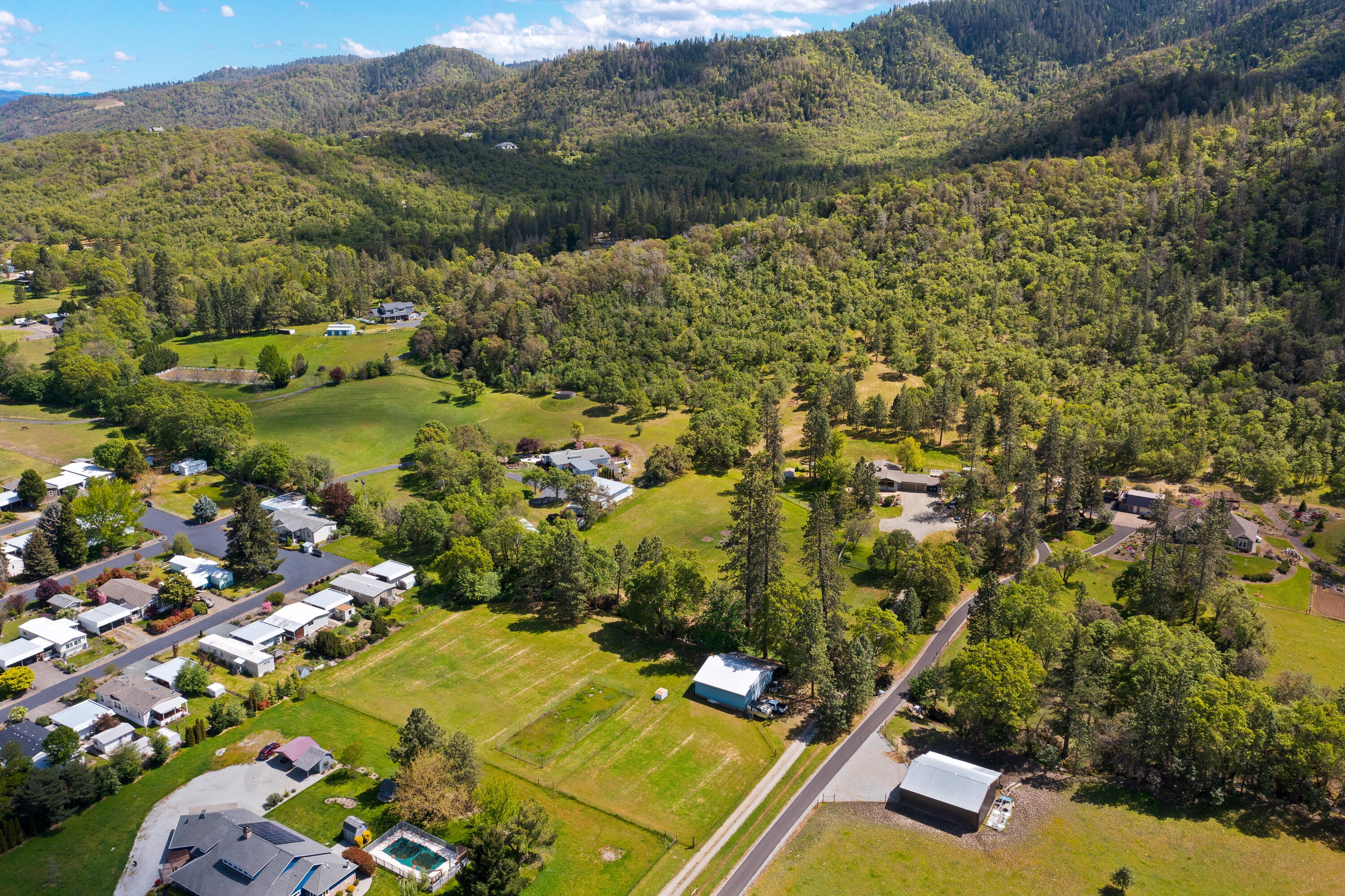 7065 Old Stage Road Central Point, OR 97502 - Photo 27 of 35 DRONE (2 of 14)
