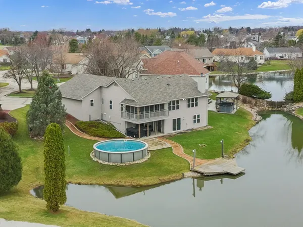 $600,000 | 28679 Driftwood Court, Waterford, WI 53185