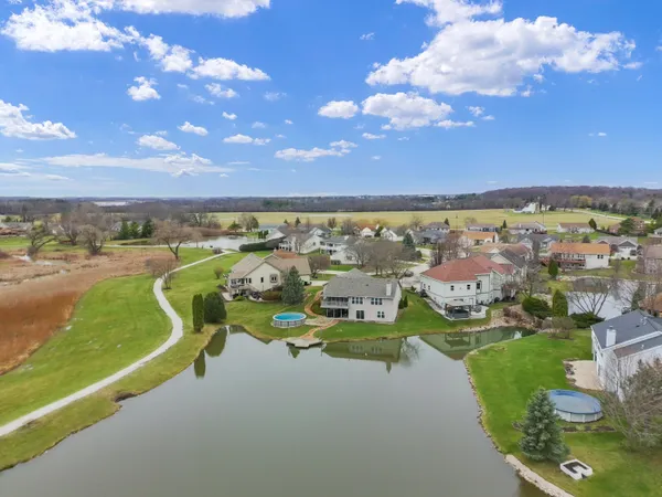 $600,000 | 28679 Driftwood Court, Waterford, WI 53185