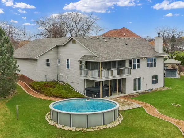 $600,000 | 28679 Driftwood Court, Waterford, WI 53185