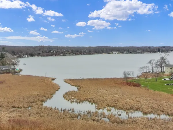 $600,000 | 28679 Driftwood Court, Waterford, WI 53185