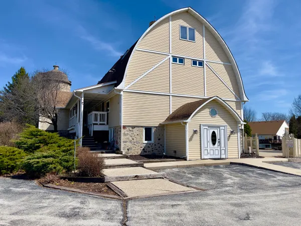 $600,000 | 28679 Driftwood Court, Waterford, WI 53185