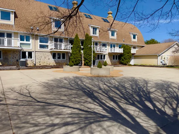 $600,000 | 28679 Driftwood Court, Waterford, WI 53185