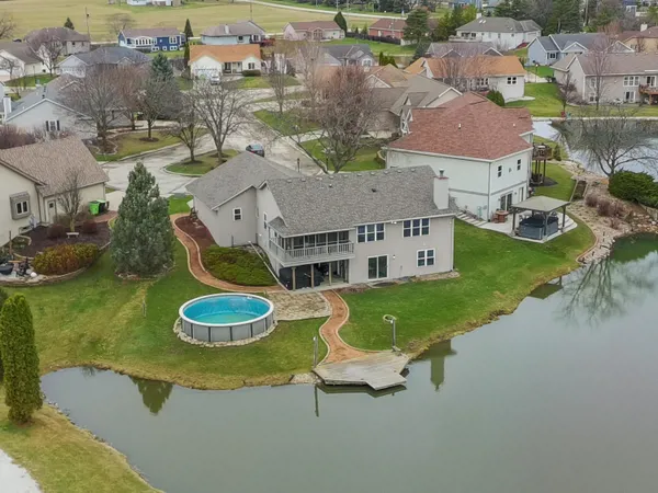 $600,000 | 28679 Driftwood Court, Waterford, WI 53185