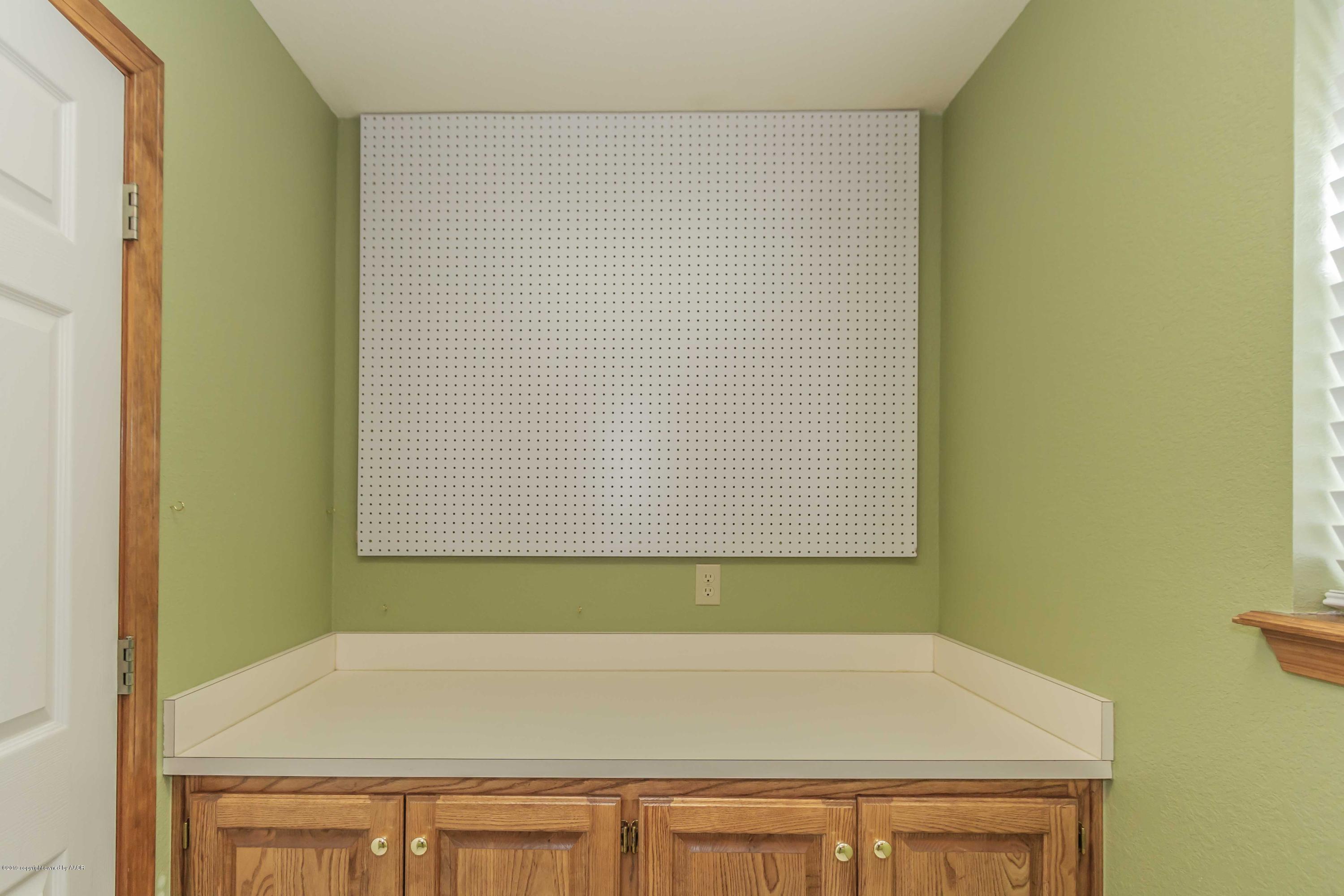5136 Arden Road Amarillo, TX 79110 - Photo 35 of 41 a close up of a wall