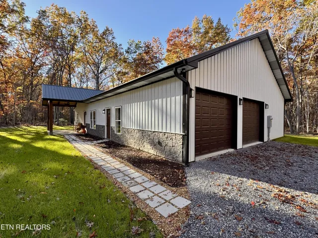 $389,000 | 2662 Cumberland Lakes Drive, Monterey, TN 38574