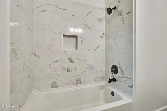 $389,000 | 2662 Cumberland Lakes Drive, Monterey, TN 38574