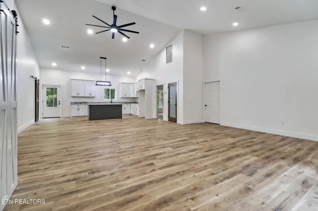 $389,000 | 2662 Cumberland Lakes Drive, Monterey, TN 38574