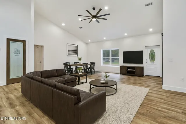 $389,000 | 2662 Cumberland Lakes Drive, Monterey, TN 38574