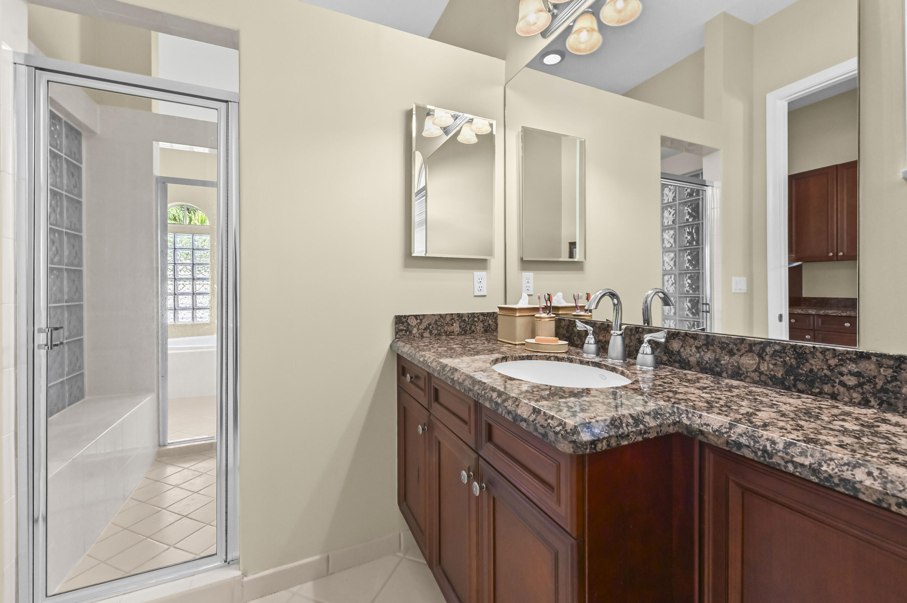 3111 Hamblin Way Wellington, FL 33414 - Photo 23 of 66 43 Bathroom 02