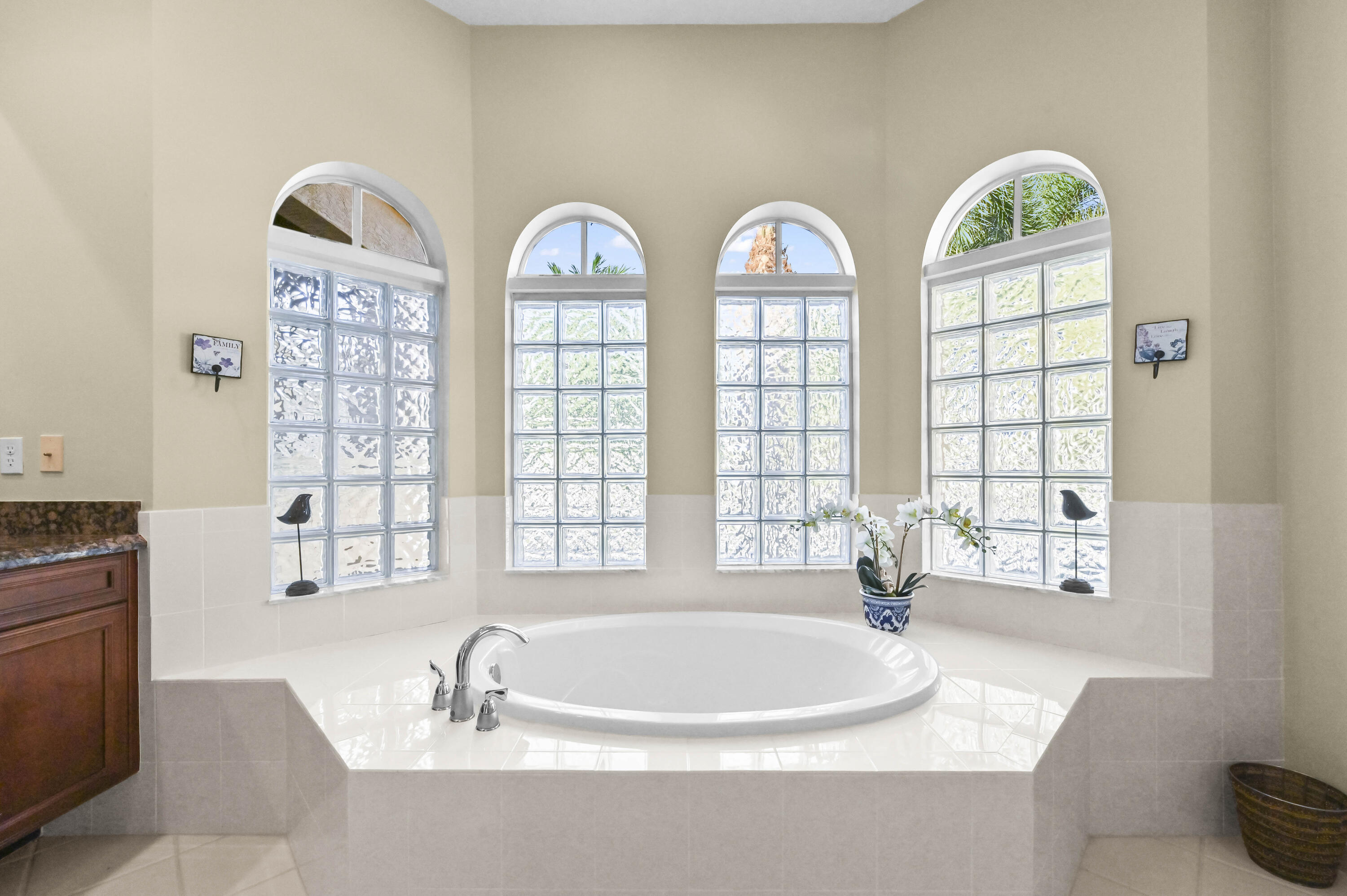 3111 Hamblin Way Wellington, FL 33414 - Photo 25 of 66 45 Bathroom 04