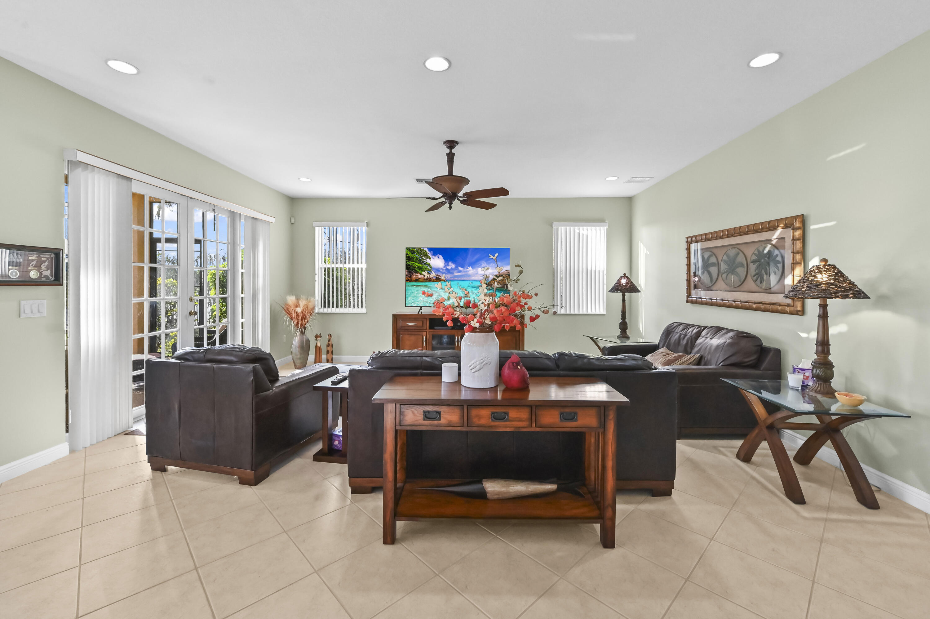 3111 Hamblin Way Wellington, FL 33414 - Photo 28 of 66 19 Family room 02