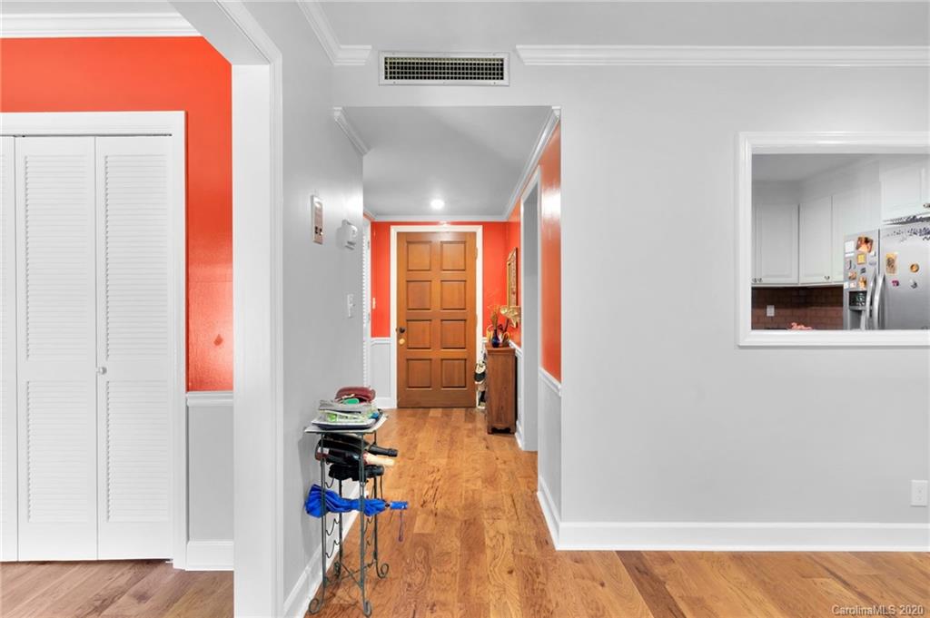 4527 Gaynor Road, Unit 101 Charlotte, NC 28211 - Photo 16 of 31 Gallery Image 16