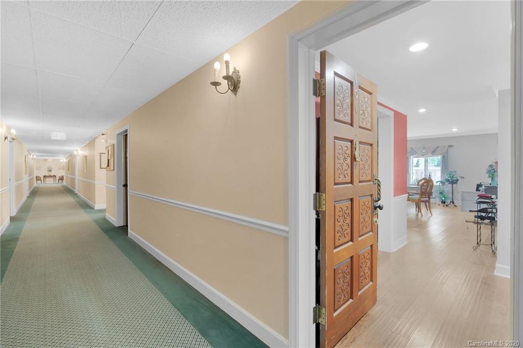 4527 Gaynor Road, Unit 101 Charlotte, NC 28211 - Photo 24 of 31 Gallery Image 24