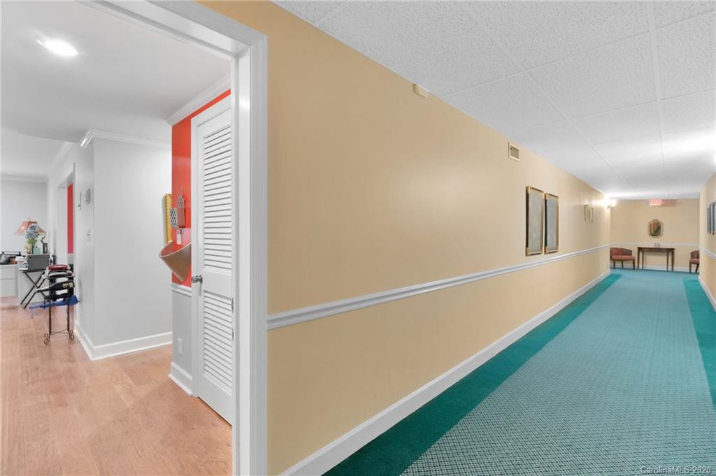 4527 Gaynor Road, Unit 101 Charlotte, NC 28211 - Photo 25 of 31 Gallery Image 25