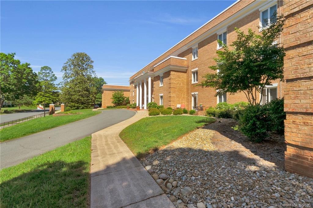 4527 Gaynor Road, Unit 101 Charlotte, NC 28211 - Photo 29 of 31 Gallery Image 29