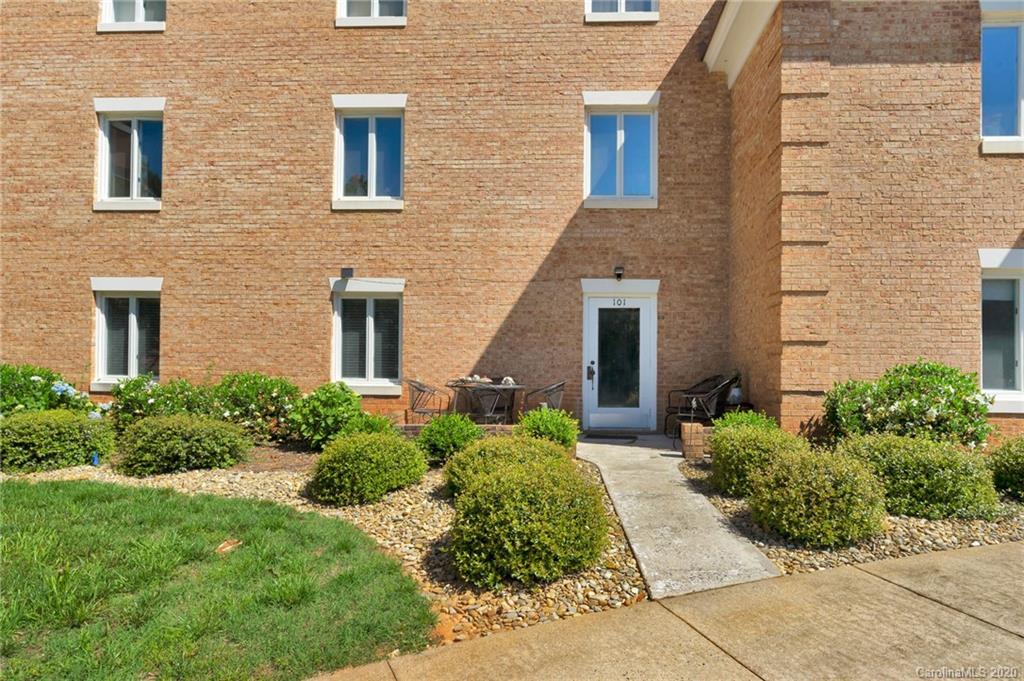 4527 Gaynor Road, Unit 101 Charlotte, NC 28211 - Photo 5 of 31 Gallery Image 5