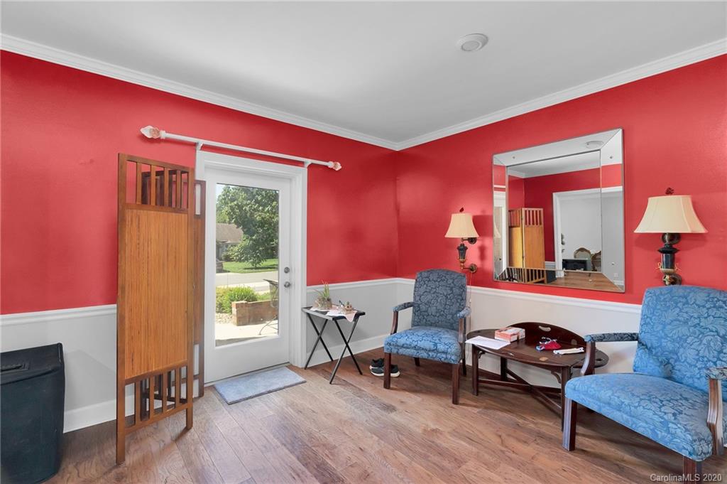 4527 Gaynor Road, Unit 101 Charlotte, NC 28211 - Photo 10 of 31 Gallery Image 10
