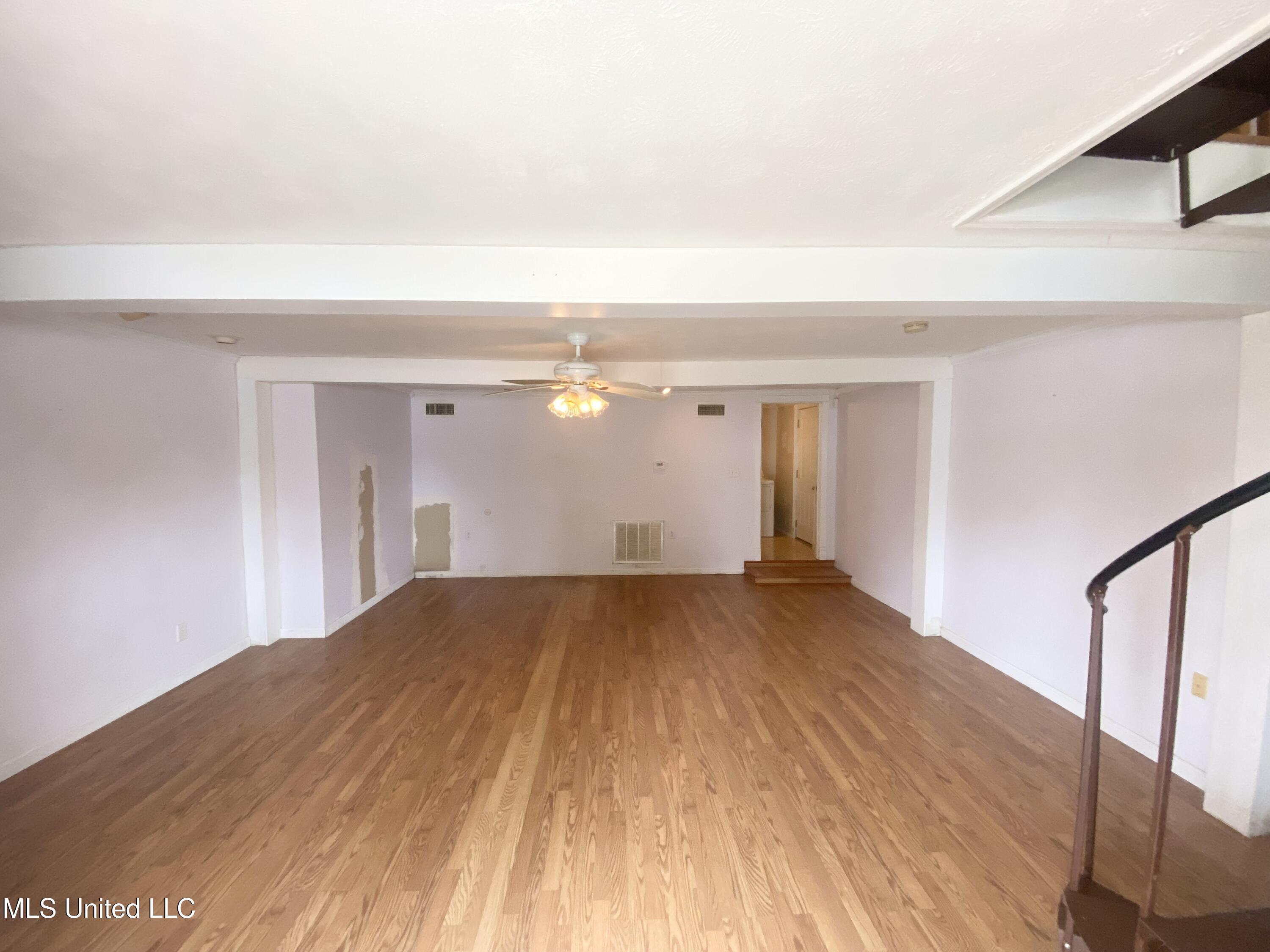 119 Dampeer Street Crystal Springs, MS 39059 - Photo 7 of 23 119 Dampeer Street Living Area