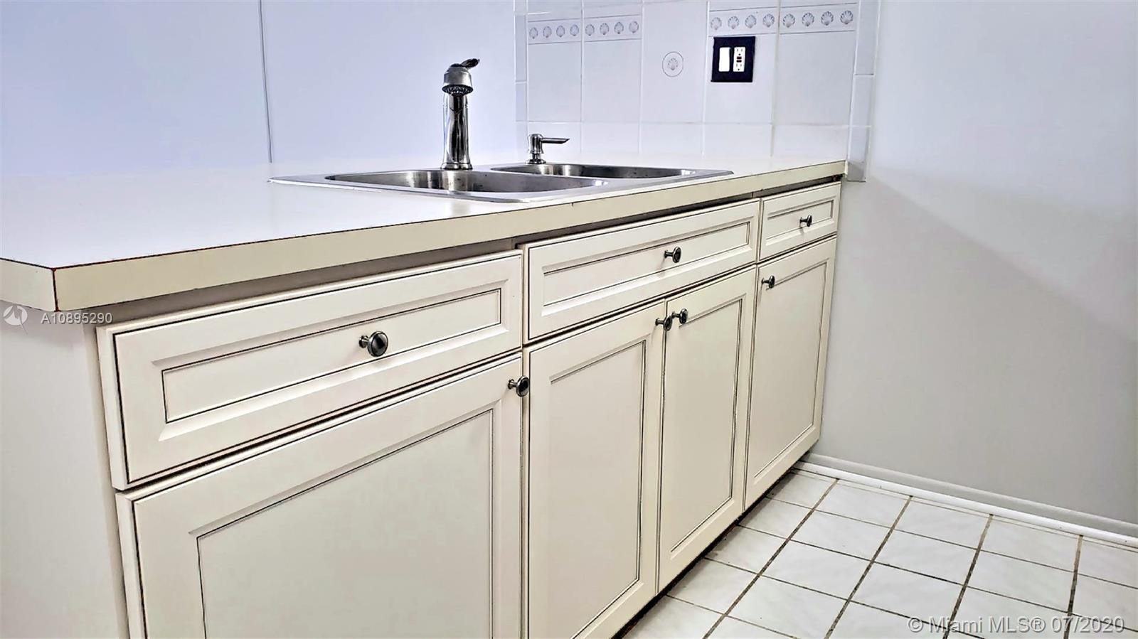 2701 Riverside Drive, Unit 514B Coral Springs, FL 33065 - Photo 5 of 22