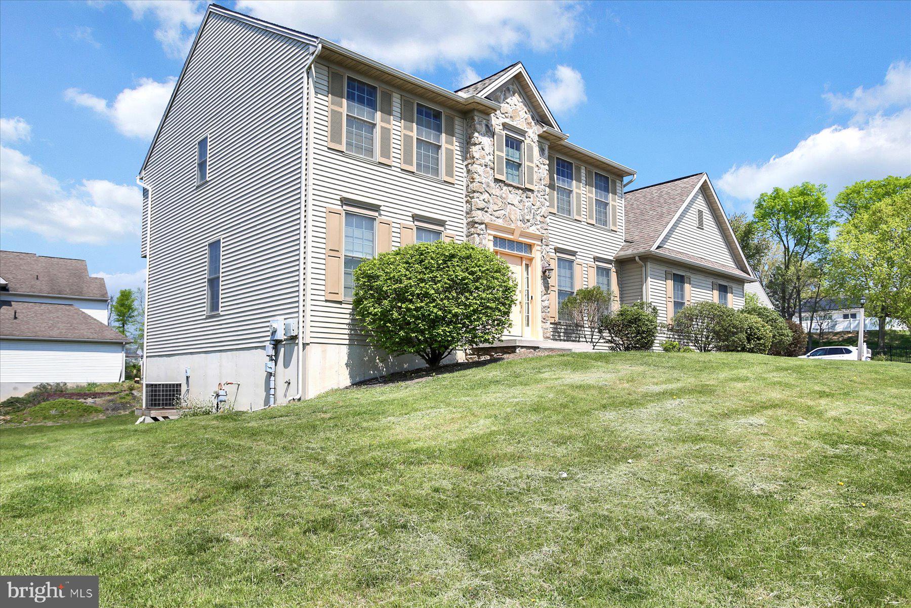 1245 Windsor Road Mechanicsburg, PA 17050 - Photo 2 of 50