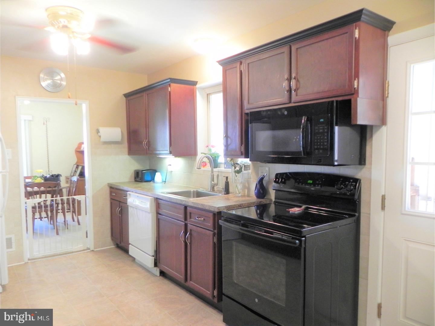 10 Ridgeland Road Wilmington, DE 19803 - Photo 8 of 17 Kitchen