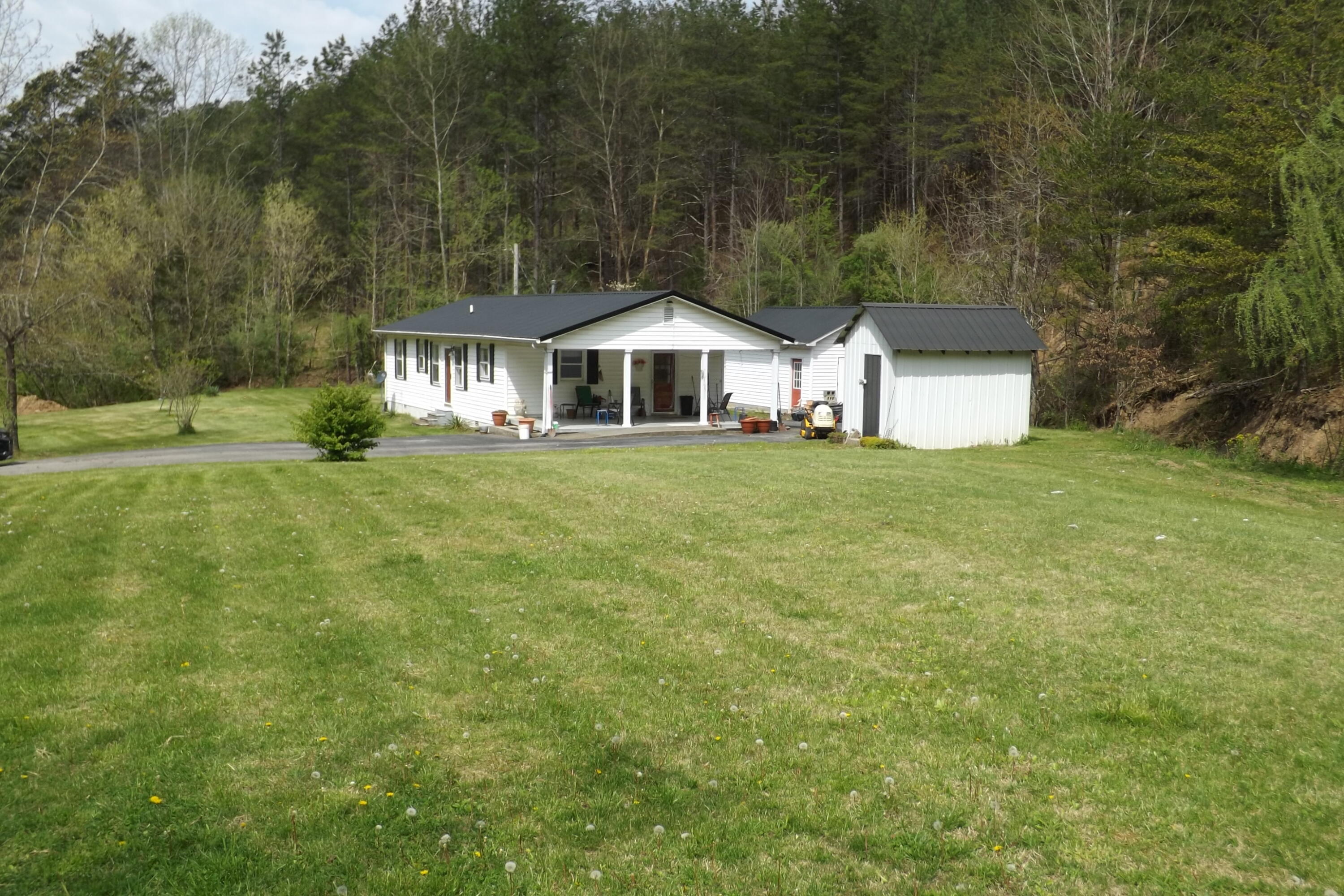221 North Thomas Br Road Manchester, KY 40962 - Photo 29 of 36 DSCF5581