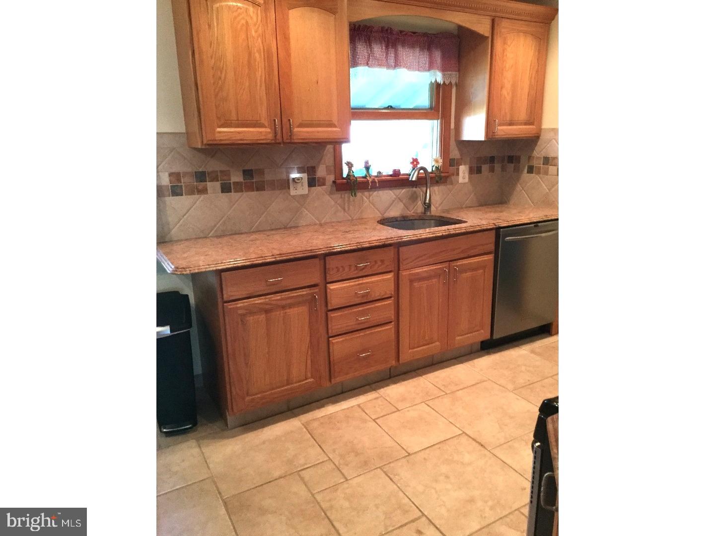 224 Farmington Road Delran, NJ 08075 - Photo 8 of 25 Kitchen