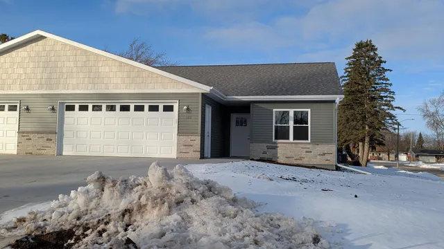 $268,500 | 122 Evergreen Lane, Chilton, WI 53014