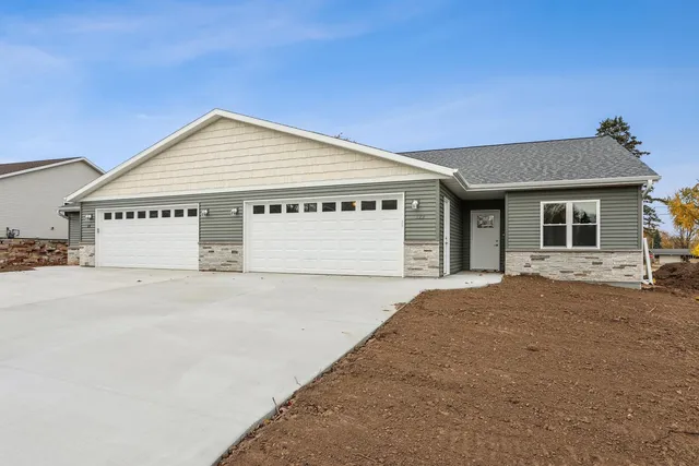 $268,500 | 122 Evergreen Lane, Chilton, WI 53014