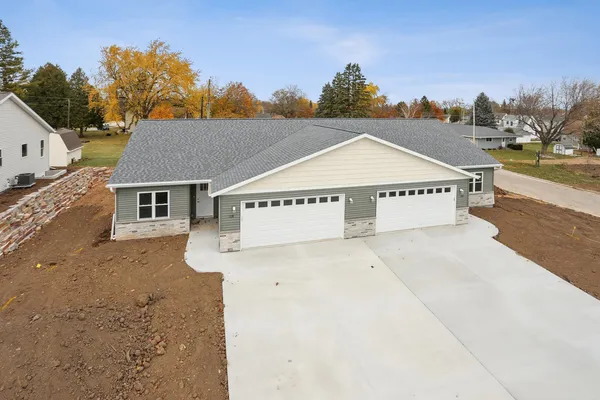 $259,900 | 122 Evergreen Lane, Chilton, WI 53014