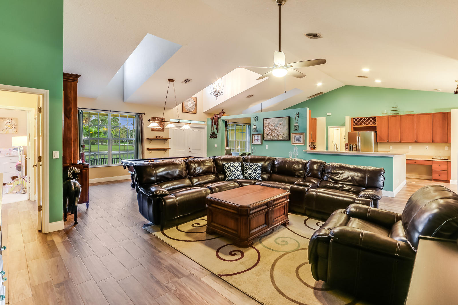 7955 Grapeview Boulevard Loxahatchee, FL 33470 - Photo 10 of 40 Living Room