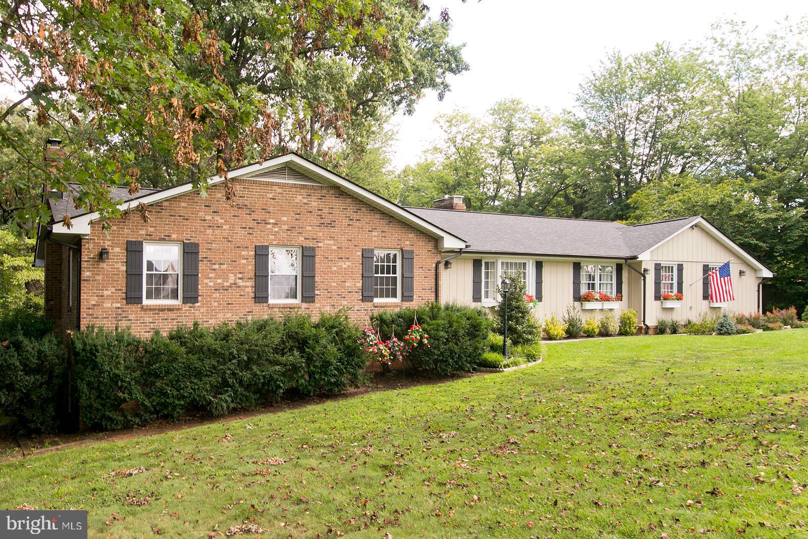 2521 Jones Road Winchester, VA 22602 - Photo 2 of 56 Sprawling Rancher on Jones Road!